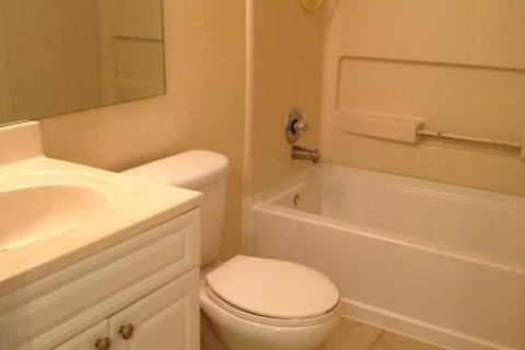 Townhouse in Boca Raton, Florida 2 bedrooms, 120.96 sq.m. № 2083745 - photo 28
