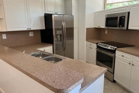 Townhouse in Boca Raton, Florida 2 bedrooms, 120.96 sq.m. № 2083745 - photo 2