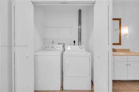 Copropriété à louer à Miami, Floride: 1 chambre, 67.17 m2 № 2023413 - photo 19