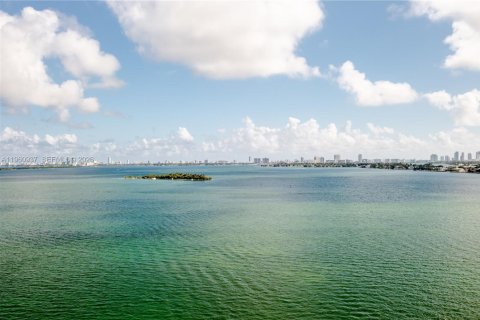 Copropriété à louer à Miami, Floride: 1 chambre, 67.17 m2 № 2023413 - photo 28