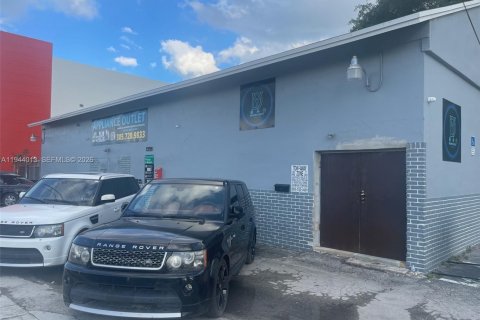 Propiedad comercial en venta en Miami, Florida № 2055043 - foto 4