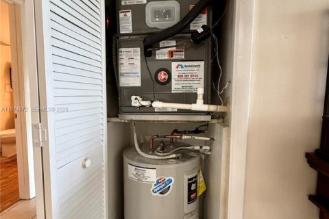 Condo in Weston, Florida, 2 bedrooms  № 2036173 - photo 23