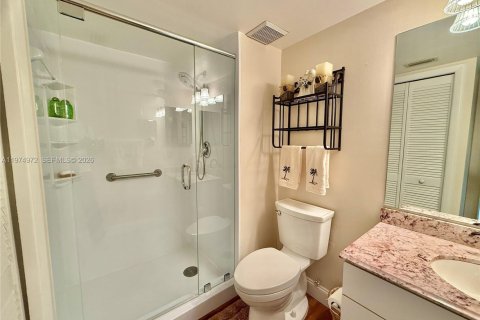 Condo in Weston, Florida, 2 bedrooms  № 2036173 - photo 12