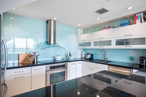 Condominio en venta en Miami, Florida, 1 dormitorio, 95.69 m2 № 2012397 - foto 21