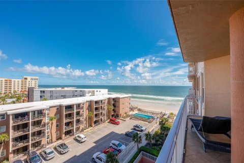Condo in Daytona Beach, Florida, 3 bedrooms  № 1910484 - photo 18