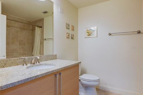 Снять в аренду кондоминиум в Дейтона-Бич, Флорида 6 комнат, 202.71м2, № 1910484 - фото 28