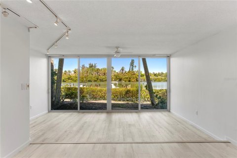 Condominio en alquiler en Longboat Key, Florida, 2 dormitorios, 134.62 m2 № 2310832 - foto 6