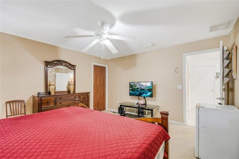 House in Davenport, Florida 5 bedrooms, 223.89 sq.m. № 2234623 - photo 22