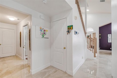 House in Davenport, Florida 5 bedrooms, 223.89 sq.m. № 2234623 - photo 9