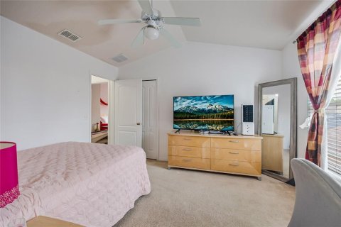 House in Davenport, Florida 5 bedrooms, 223.89 sq.m. № 2234623 - photo 23