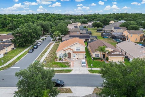 House in Davenport, Florida 5 bedrooms, 223.89 sq.m. № 2234623 - photo 3