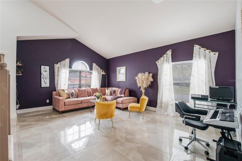 House in Davenport, Florida 5 bedrooms, 223.89 sq.m. № 2234623 - photo 7