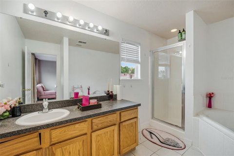 House in Davenport, Florida 5 bedrooms, 223.89 sq.m. № 2234623 - photo 18