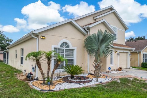 House in Davenport, Florida 5 bedrooms, 223.89 sq.m. № 2234623 - photo 4