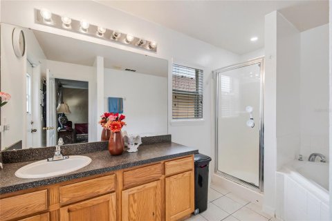 House in Davenport, Florida 5 bedrooms, 223.89 sq.m. № 2234623 - photo 26