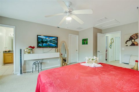 House in Davenport, Florida 5 bedrooms, 223.89 sq.m. № 2234623 - photo 17