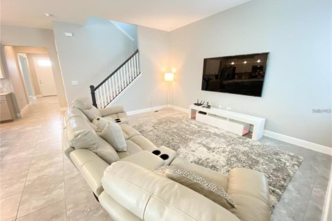 Villa ou maison à louer à Winter Garden, Floride: 4 chambres, 241.36 m2 № 2114722 - photo 2