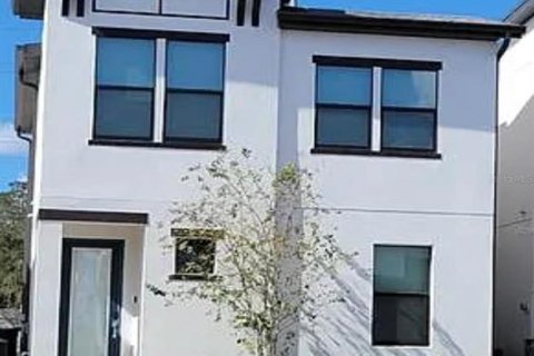 Townhouse in Davenport, Florida 4 bedrooms, 173.82 sq.m. № 2205137