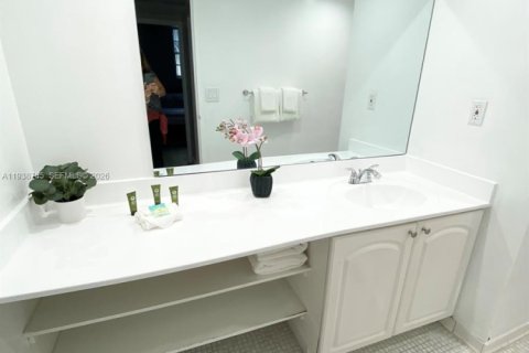 Condominio en venta en Hollywood, Florida, 2 dormitorios, 126.16 m2 № 2006704 - foto 9