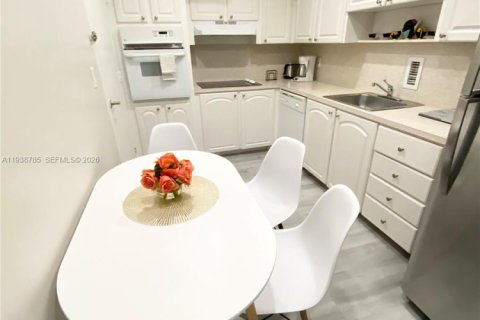 Condominio en venta en Hollywood, Florida, 2 dormitorios, 126.16 m2 № 2006704 - foto 5