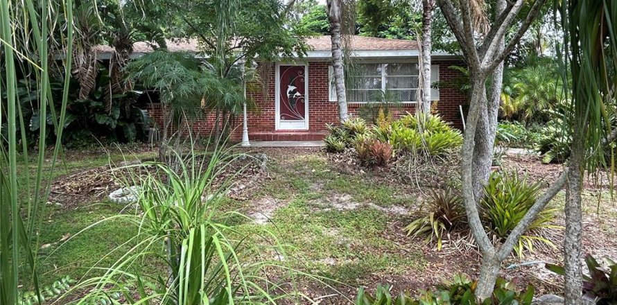 Villa ou maison à Lake Wales, Floride 2 chambres, 132.39 m2 № 1901865