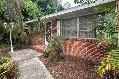 Casa en venta en Lake Wales, Florida, 2 dormitorios, 132.39 m2 № 1901865 - foto 2