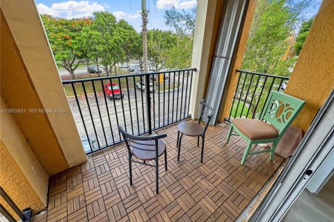 Copropriété à louer à Miramar, Floride: 2 chambres, 78.97 m2 № 1976490 - photo 6