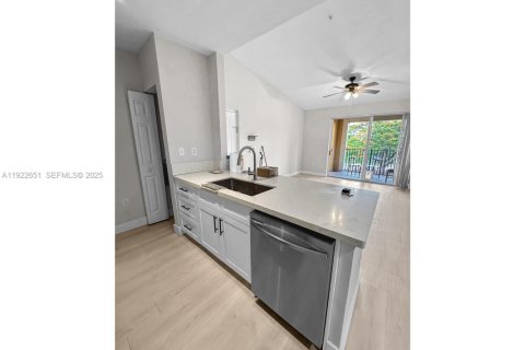 Copropriété à louer à Miramar, Floride: 2 chambres, 78.97 m2 № 1976490 - photo 7