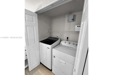 Copropriété à louer à Miramar, Floride: 2 chambres, 78.97 m2 № 1976490 - photo 17