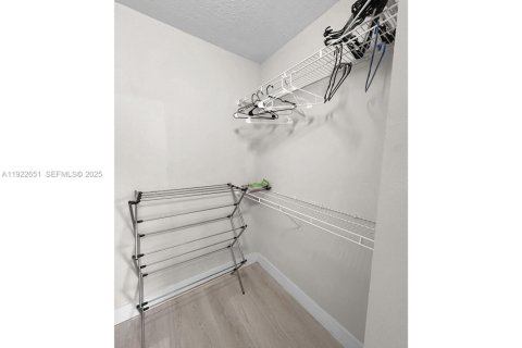 Copropriété à louer à Miramar, Floride: 2 chambres, 78.97 m2 № 1976490 - photo 14