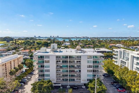 Condo in Bay Harbor Islands, Florida, 1 bedroom  № 2031752 - photo 20