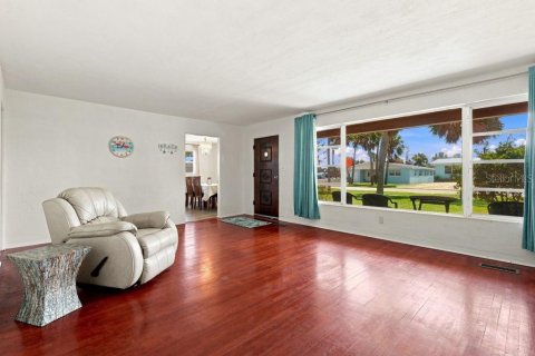 Casa en venta en Daytona Beach, Florida, 4 dormitorios, 163.14 m2 № 2303376 - foto 10