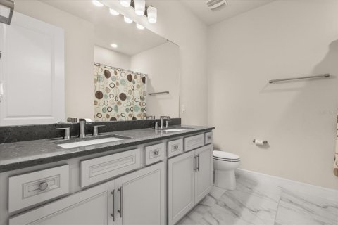 House in Orlando, Florida 6 bedrooms, 404.96 sq.m. № 1688506 - photo 26