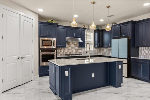 House in Orlando, Florida 6 bedrooms, 404.96 sq.m. № 1688506 - photo 13