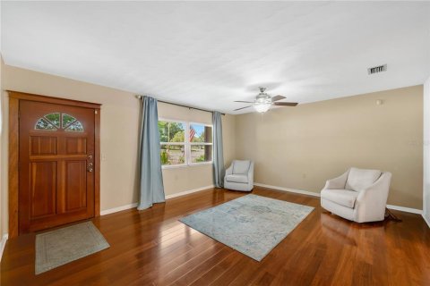 House in Brandon, Florida 3 bedrooms, 189.89 sq.m. № 2313115 - photo 10