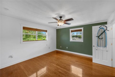 House in Brandon, Florida 3 bedrooms, 189.89 sq.m. № 2313115 - photo 29