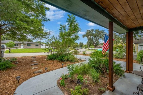 House in Brandon, Florida 3 bedrooms, 189.89 sq.m. № 2313115 - photo 9