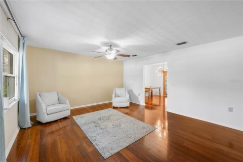 House in Brandon, Florida 3 bedrooms, 189.89 sq.m. № 2313115 - photo 12