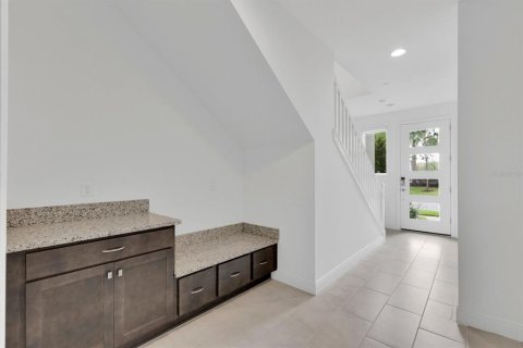 Townhouse in Orlando, Florida 3 bedrooms, 214.6 sq.m. № 2199430 - photo 3