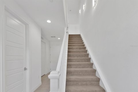 Townhouse in Orlando, Florida 3 bedrooms, 214.6 sq.m. № 2199430 - photo 4