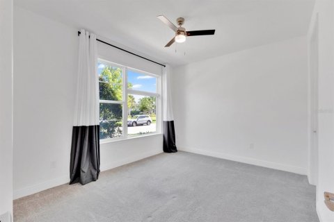 Townhouse in Orlando, Florida 3 bedrooms, 214.6 sq.m. № 2199430 - photo 6