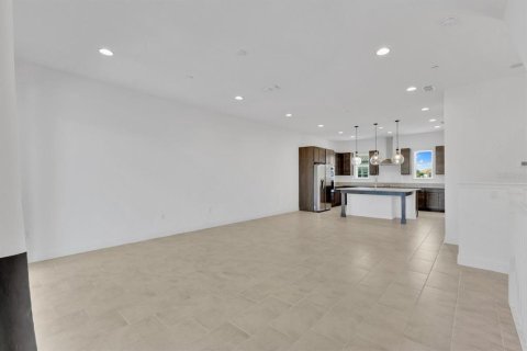 Townhouse in Orlando, Florida 3 bedrooms, 214.6 sq.m. № 2199430 - photo 14