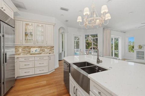 House in Longboat Key, Florida 4 bedrooms, 269.32 sq.m. № 2117293 - photo 20