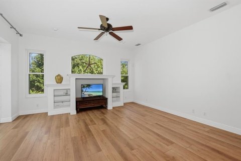 House in Longboat Key, Florida 4 bedrooms, 269.32 sq.m. № 2117293 - photo 25