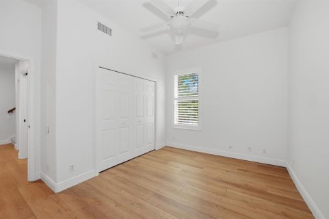 House in Longboat Key, Florida 4 bedrooms, 269.32 sq.m. № 2117293 - photo 29