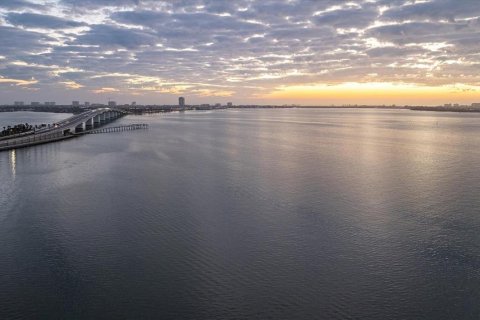 Condominio en alquiler en Sarasota, Florida, 2 dormitorios, 152.55 m2 № 1659588 - foto 12