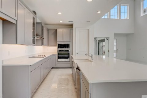 House in Orlando, Florida 5 bedrooms, 329.9 sq.m. № 1886845 - photo 16