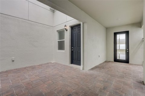 House in Orlando, Florida 5 bedrooms, 329.9 sq.m. № 1886845 - photo 7