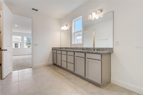 House in Orlando, Florida 5 bedrooms, 329.9 sq.m. № 1886845 - photo 29