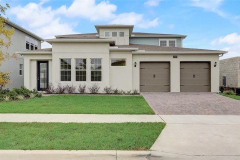 House in Orlando, Florida 5 bedrooms, 329.9 sq.m. № 1886845 - photo 1